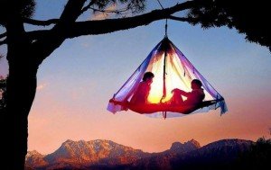 ROMANTIK IN LIFTIGER HÖHE - TREE CAMPING MIT IHREM ESCORT WIEN